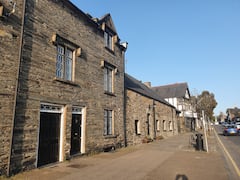 %22Ty+Beti%22%2C+grade+II+listed+townhouse%2C+Machynlleth