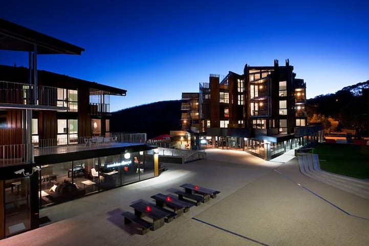 Snow Eagle Luxury Apartment