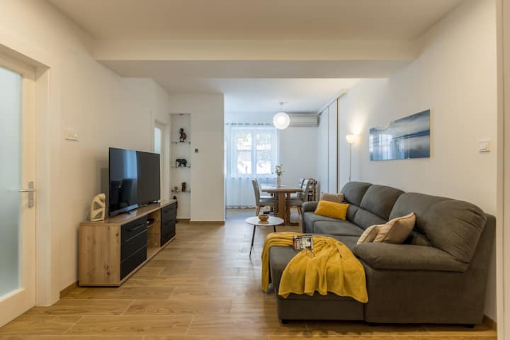 Spacious Apart. With Garden And Free Pub.parking - Split