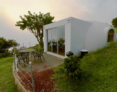 Igloo Suite 2 with volcano views