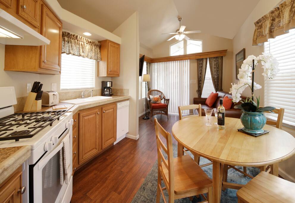 Cottage 200 Kitchen