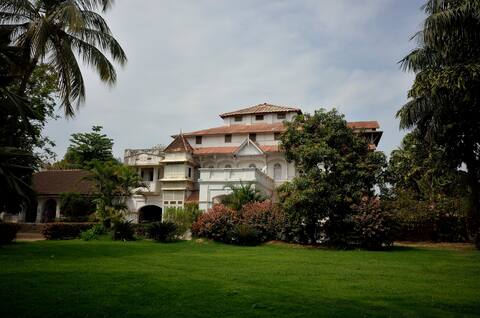 A Home For Nature Lovers - Jambughoda Palace