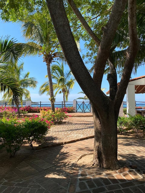 Beautiful Xametla House Facing the Sea