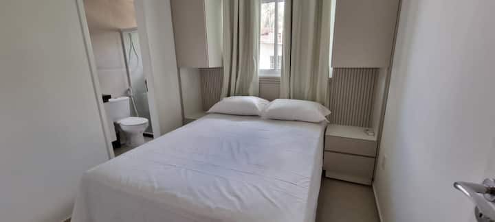 带空调的全套套房！