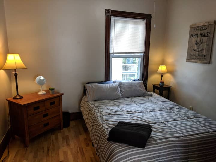 غرفة النوم رقم3 من غرفة الطعام