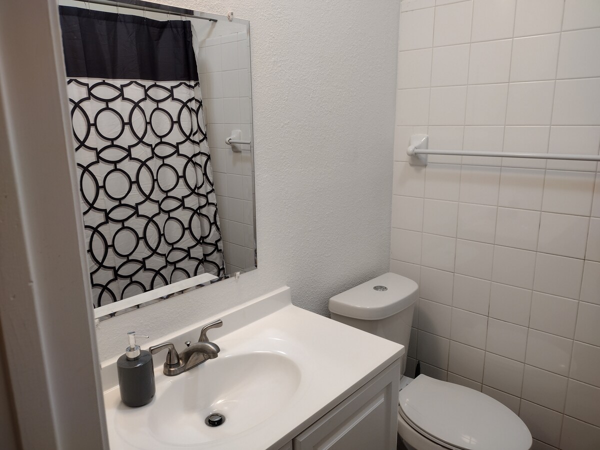 ️Private King Suite w/ Ensuite Bath Near Downtown