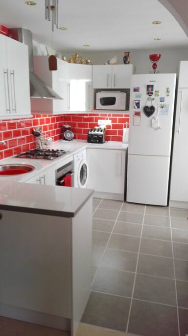 Cute well equipped kitchen