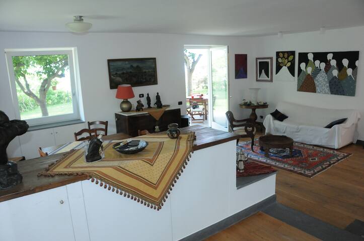 Bella casa di charme con giardino gallery image 2