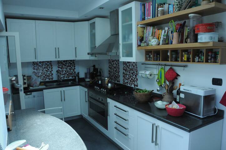 Bella casa di charme con giardino gallery image 3