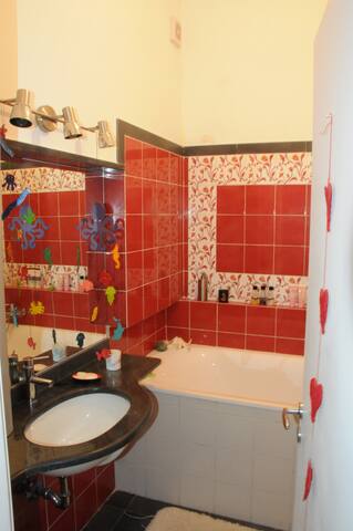 Bella casa di charme con giardino gallery image 5