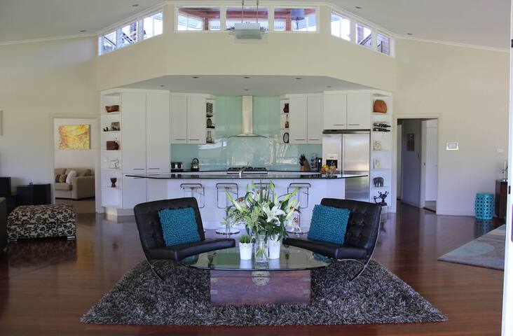 The World Famous ROTATING HOUSE gallery image 3