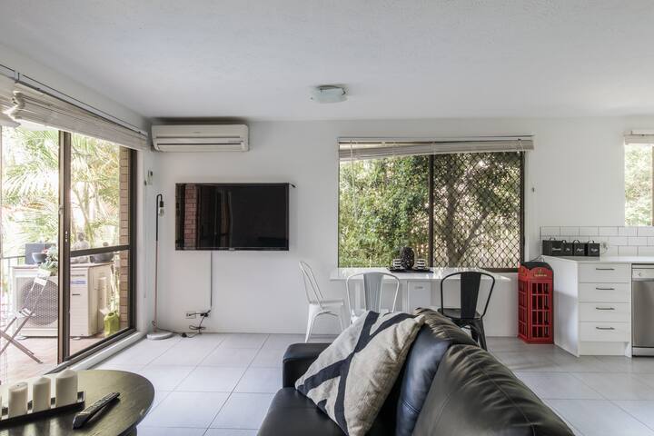 Modern tasteful 2 + 2 appartmentt