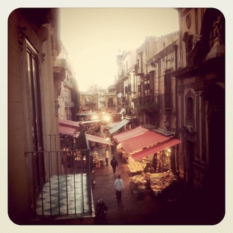 Vista sul Mercato del Capo, Palermo
