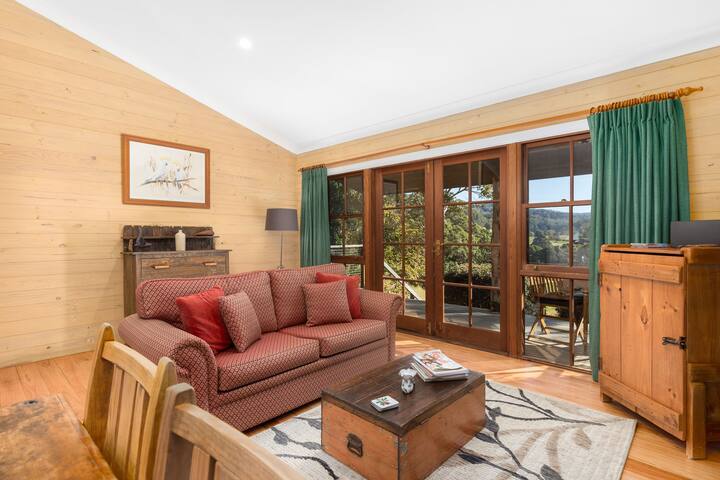 #7 Australian cottage with open fireplace and spa