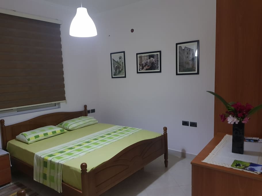 Bedroom 1 kingsize double bed, 1 single bed