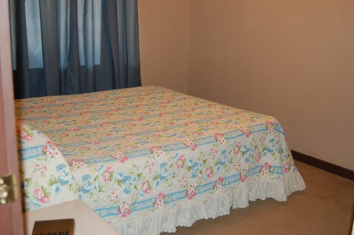 Bedroom with Queen Bed.