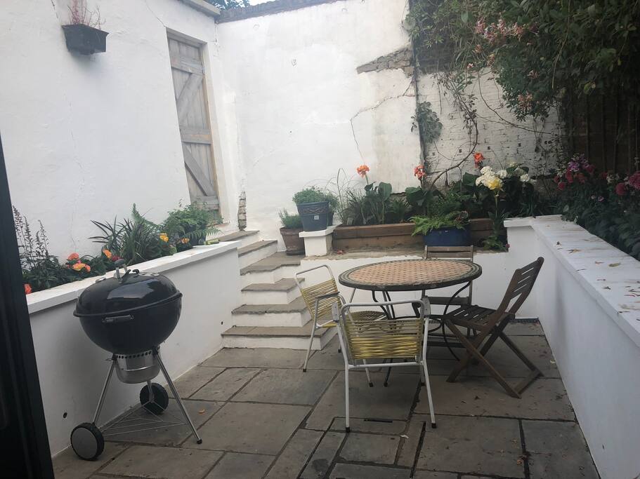 Walled courtyard garden