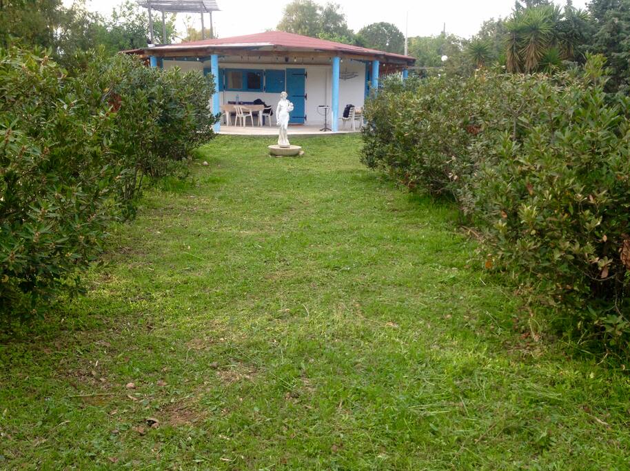 Viale casa da ingresso principale