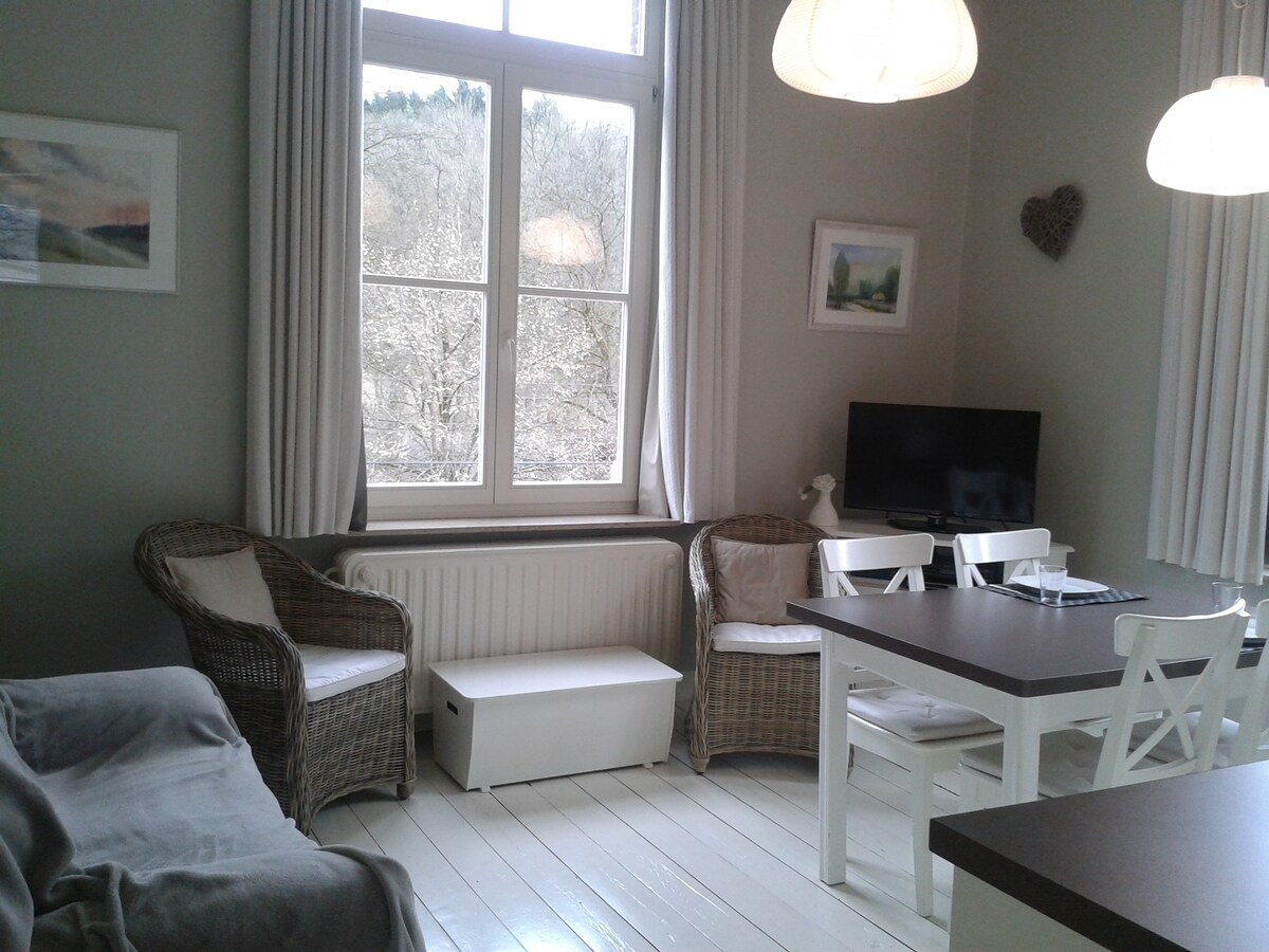 Top Airbnb: Beautiful apartment. 5 p. Close to the Durbuy centre in Durbuy