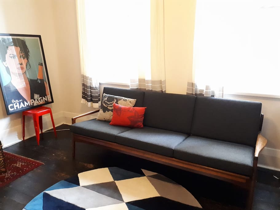 The star of the lounge: a Parker couch!