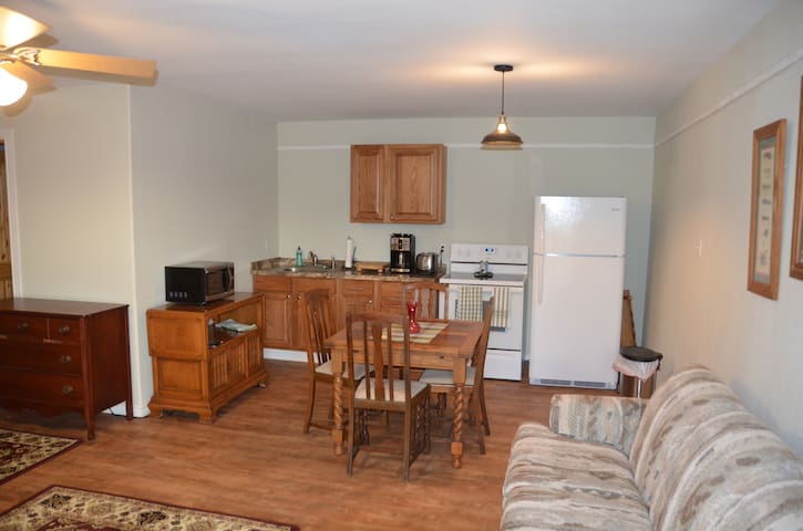 LAKE FORK FARM SUITE 3 (BOAT RAMP/DOCK/COV PARKING