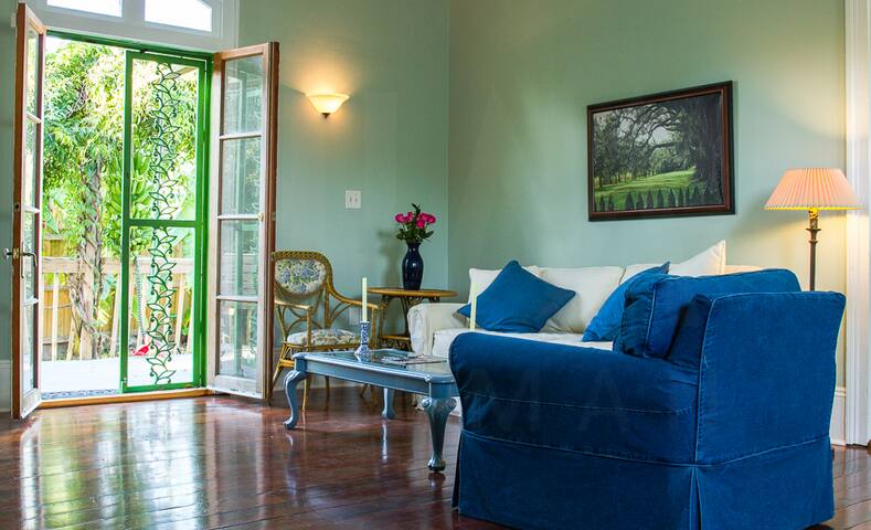 The Little House on Bayou Rd gallery image 3