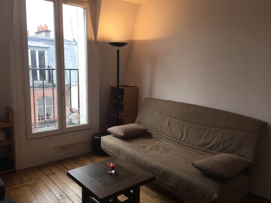 Salon vu de l'interieur : Canapé Lit (2 personnes)
