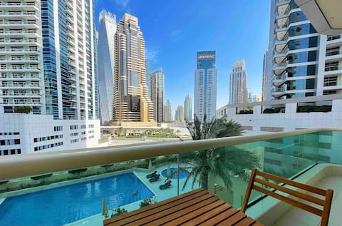 I NÆRHETEN AV STRANDEN - Romslig 1sengs leilighet i Dubai Marina