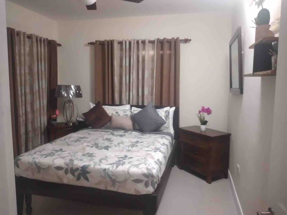 Menšia manželská posteľ