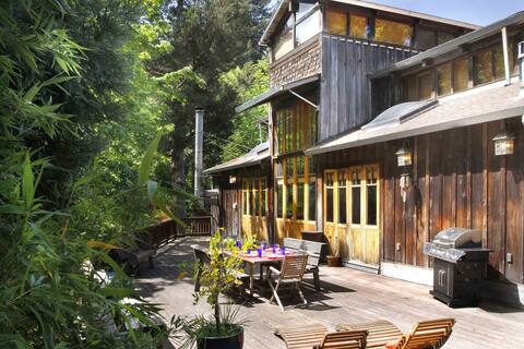 ARTISaN: Walk to River Beach Hot Tub Woodstove