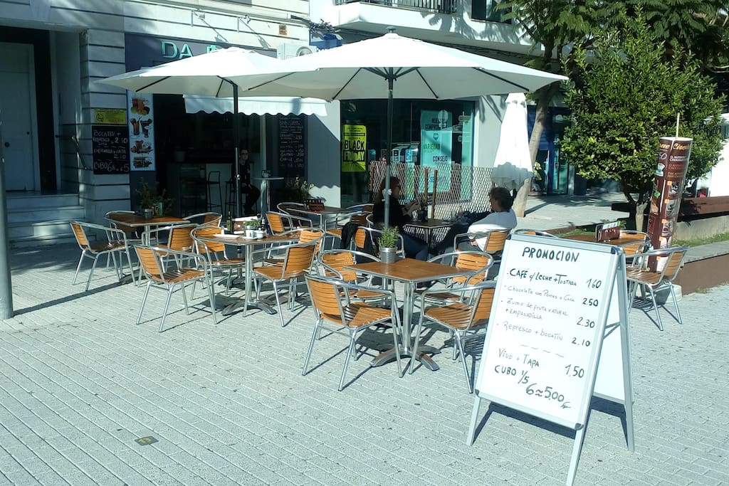 Many wonderful cafes like this. Coffee with delicious tomatoes on toast for 1.60 euro!