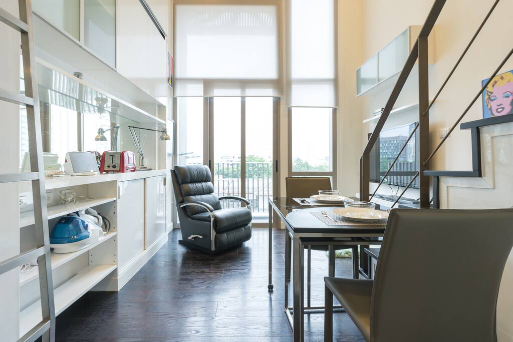 Outstandingly quiet and enjoyable living room
