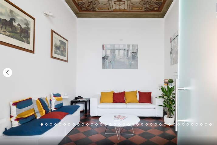 SPANISH STEPS ART APARTMENT