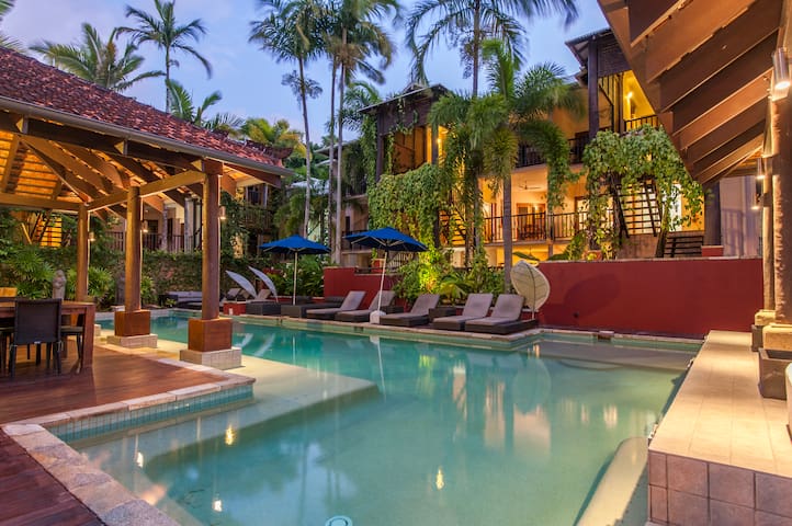 Hibiscus 37A - Spa Studio