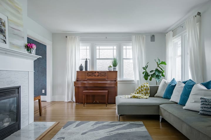 Sunny Family Home in Heart of Kits