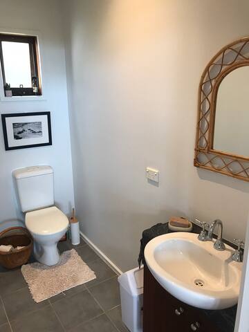 Torquay Tranquil Retreat… Generous 4 BR Home gallery image 4