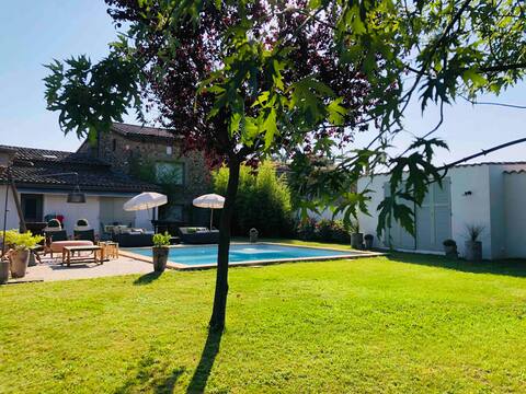 Beautiful house/swimming pool 8pers