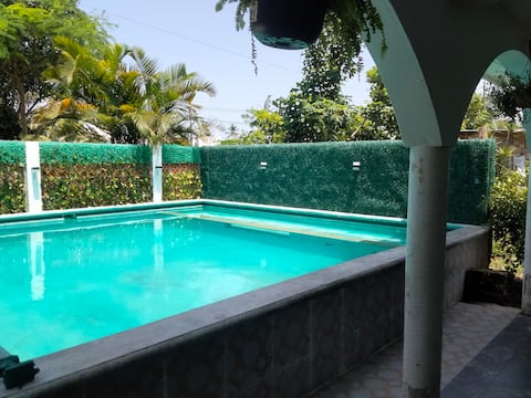 Cozy house 1 street from the beach in Costa Esm.