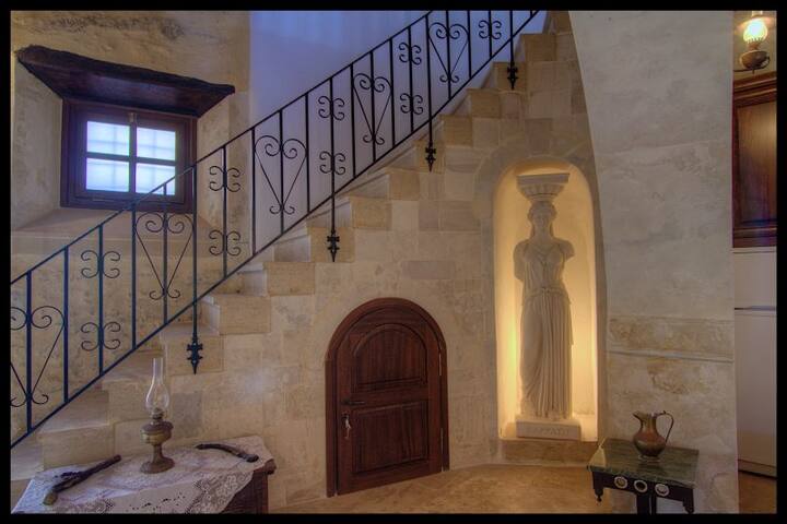 Grand Palazzo, arches, amazing view, pool, jakuzzi gallery image 5