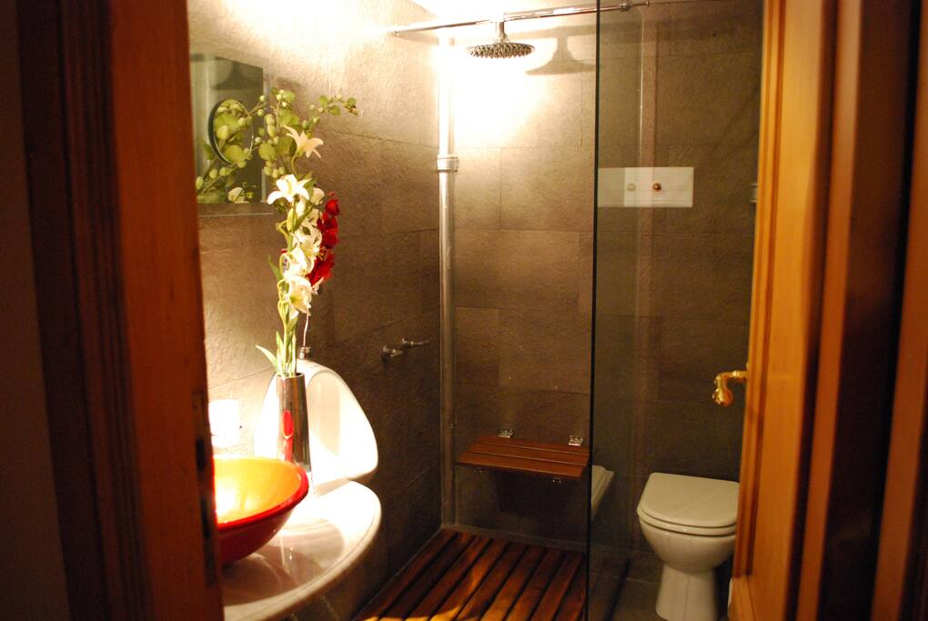 Ducha con asiento de seguridad