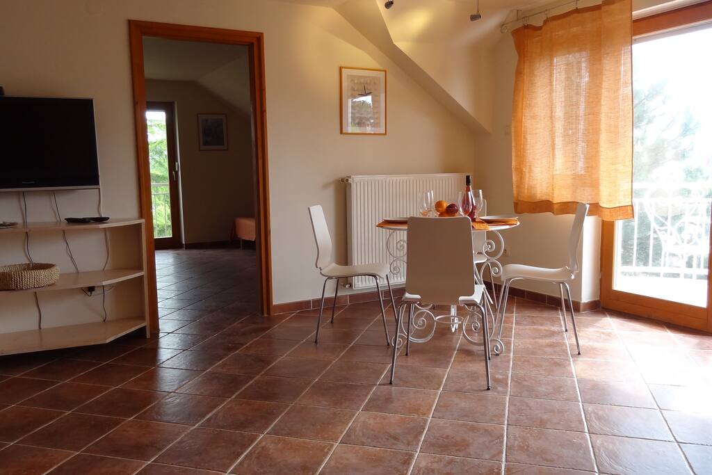 Open plan combined living and eating space