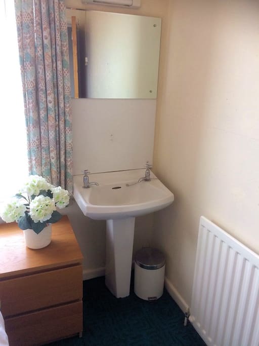 Bedroom 4 wash basin