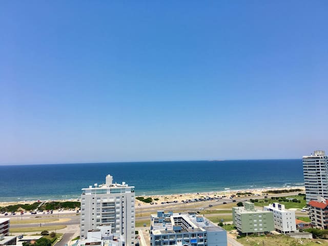 Ocean loft, Near beach. Piso alto, amenities!