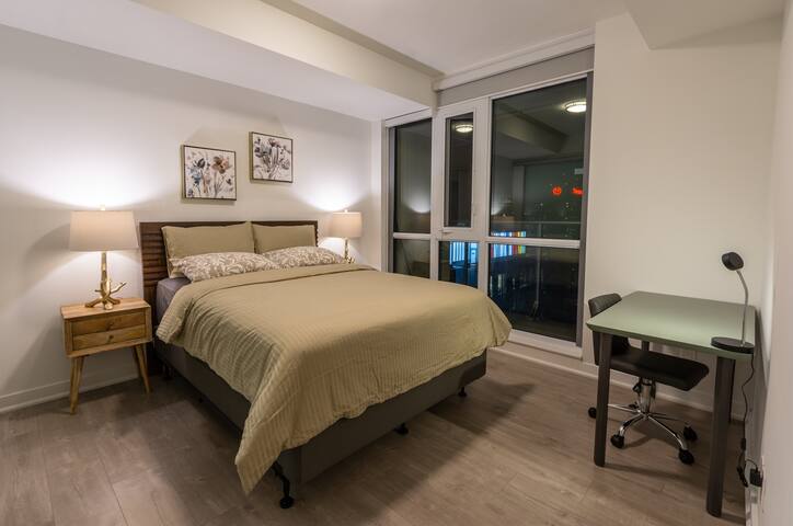 3BR&2BATH Condo CNT+Lake 2mins walk Subway Station gallery image 5