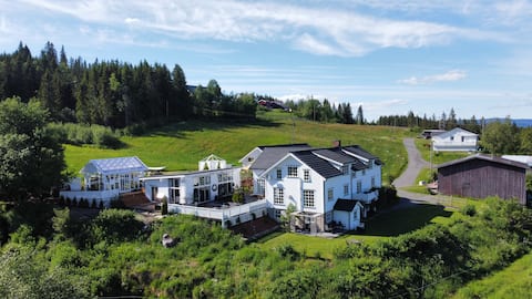 Top Airbnb: Big and spacious apartment located on a farm in Lillehammer