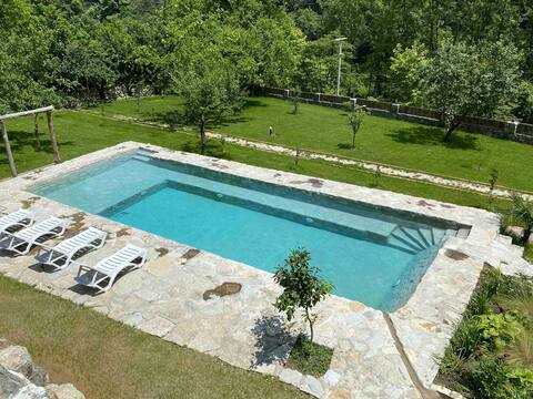 Family-only vineyard house in the valley.