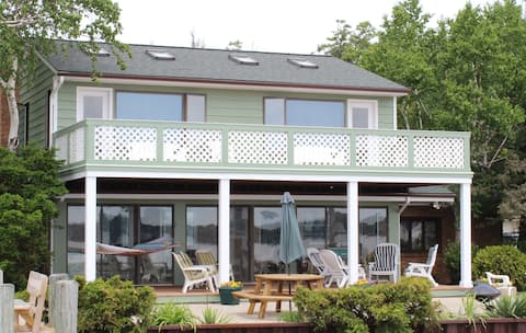 Macatawa Lake Side Cottage