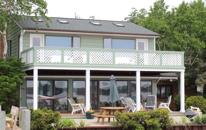 Macatawa Lake Side Cottage