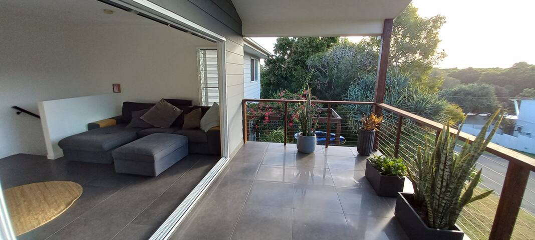 Peregian Beach Family House gallery image 3