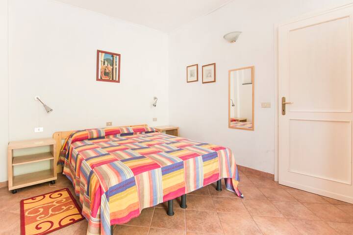 Entire home with 2 bedrooms in Pietrasanta - Beach view, Marina di Pietrasanta, A/C, garden